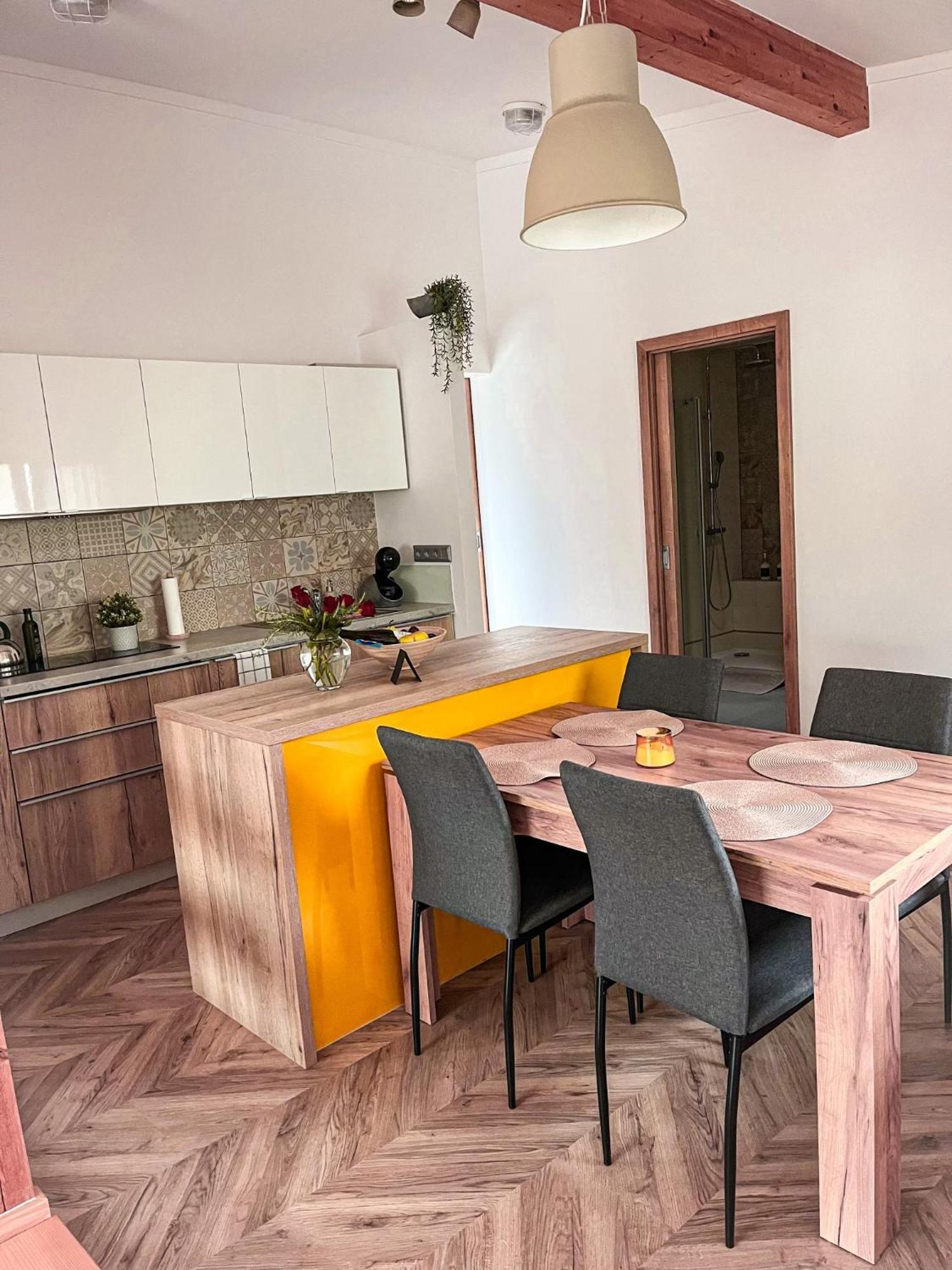 Apartman Niklan Rožnov pod Radhoštěm المظهر الخارجي الصورة